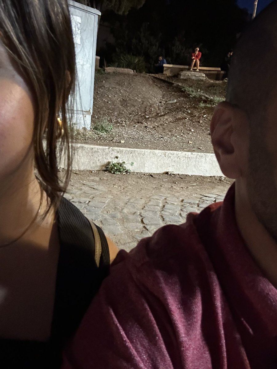 fatemah_bu's tweet photo. “ Dear lord, when I get to heaven please let me keep my man 💓🎶 “
Concert on the side of the pavement with the love of my life 🥹♥️💓
#CatchMyVibe ✨♥️🇮🇹🥹 https://t.co/XYaDounbFZ
