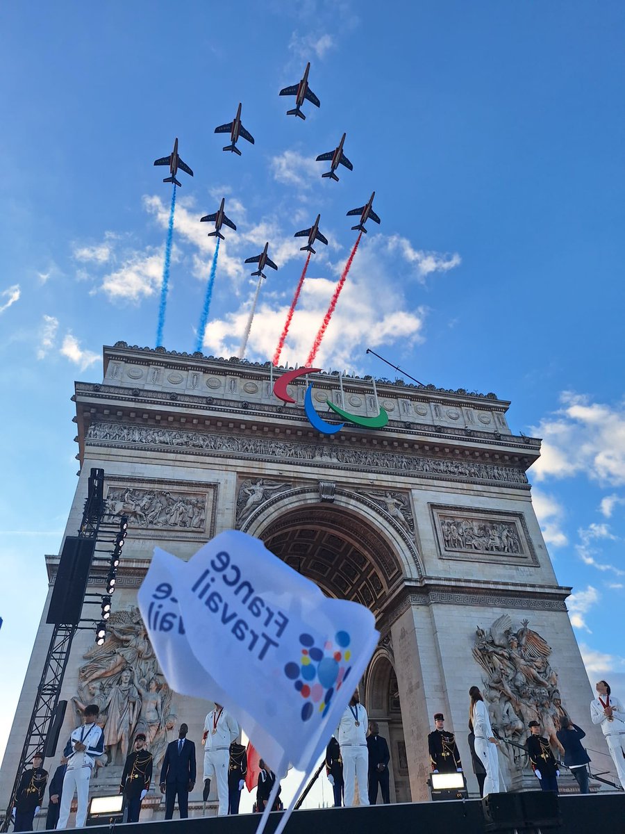 Pauline Calmès (@pauline_calmes) on Twitter photo Fière de voir les couleurs de <a href="/FranceTravail/">France Travail</a> à la #ParadeDesChampions
Reconnaissance d’une mobilisation inédite de toutes les équipes pour la réussite des #JeuxOlympiques2024
<a href="/ThibautGuilluy/">Thibaut Guilluy</a> <a href="/Nadine_CRINIER/">Nadine CRINIER</a> <a href="/FTravail_IDF/">France Travail Île-de-France</a> <a href="/paulbazin/">Paul Bazin</a> Fière de voir les couleurs de <a href="/FranceTravail/">France Travail</a> à la #ParadeDesChampions
Reconnaissance d’une mobilisation inédite de toutes les équipes pour la réussite des #JeuxOlympiques2024
<a href="/ThibautGuilluy/">Thibaut Guilluy</a> <a href="/Nadine_CRINIER/">Nadine CRINIER</a> <a href="/FTravail_IDF/">France Travail Île-de-France</a> <a href="/paulbazin/">Paul Bazin</a>
