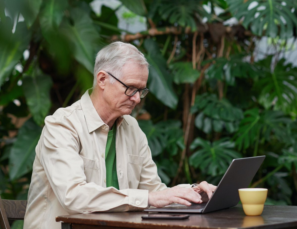 NavalInstitute's tweet image. Over 60? Become a #SeniorLifeMember! Get all the perks of Life Membership – Proceedings magazine and swag included – for 34% less. Available in print OR digital. Check it out today: bit.ly/4ebOj2H #MembershipBenefits