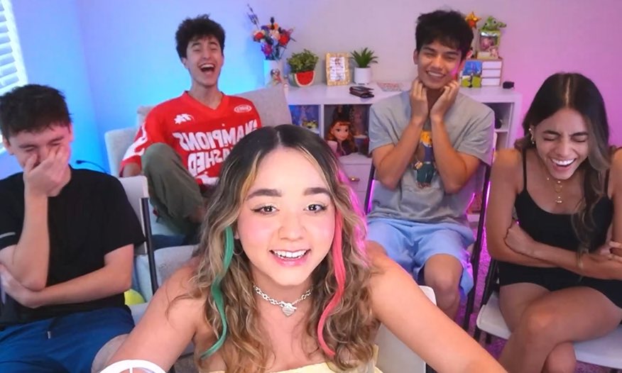 SPECIAL COLLAB VIDEO COMING THIS WEEKEND W MY FAVES ahh!! 💓

Can’t wait for you guys to watch!☺️