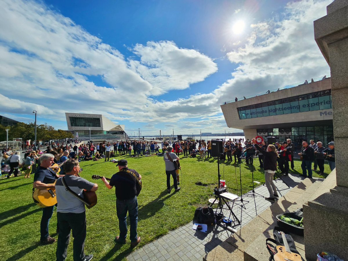 TheFlorrie's tweet photo. What a fantastic afternoon taking over The Pier Head for #TheBigBusk 🎶🌞🎸

Huge thanks to everyone who came down, got involved, supported us &amp; made a donation to #TheFlorrie ❤️

#GodSaveTheFlorrie https://t.co/veDCBESBGr