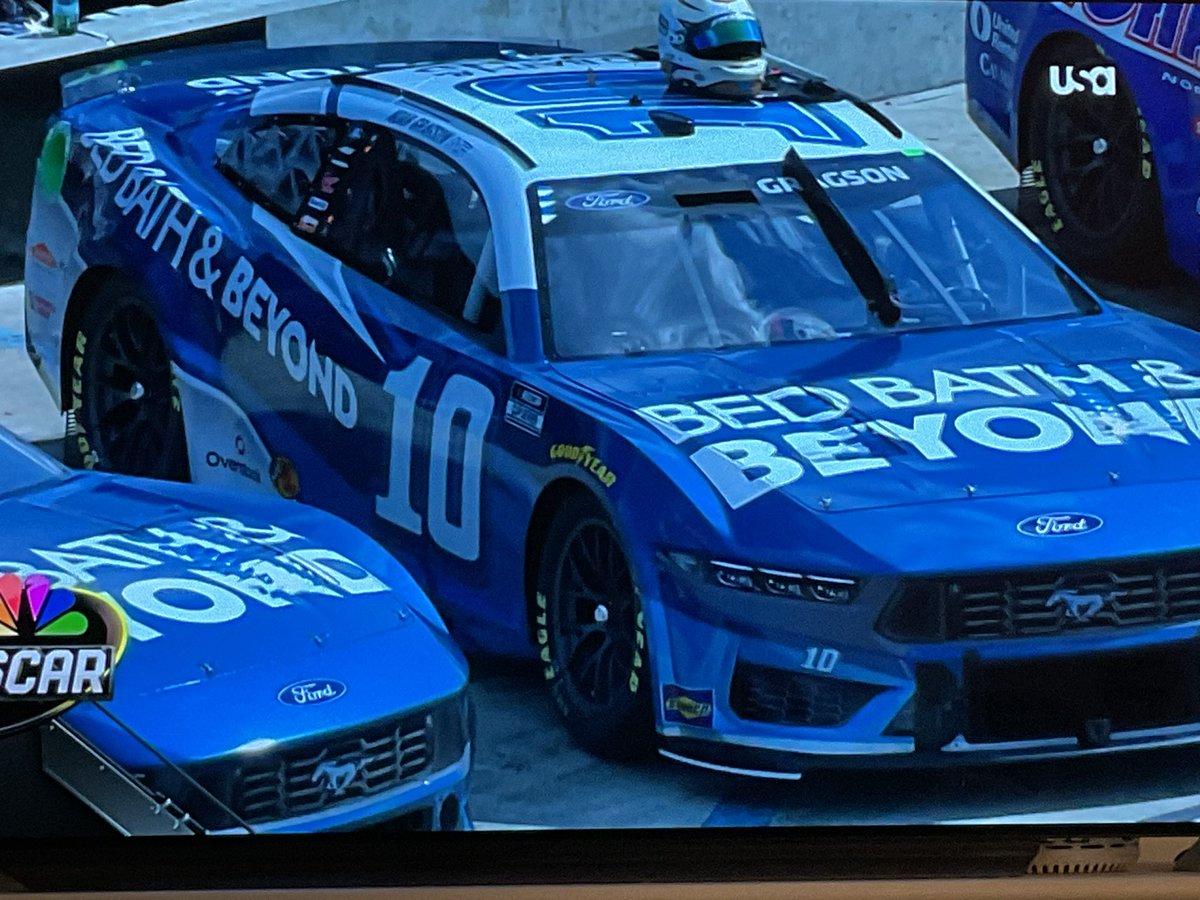 EastGlacierMT's tweet image. Our 1st glimpse of the #10 @BedBathBeyond cup car at Watkins Glen at qualifying, along with a new hat for @NoahGragson. We need this and the #Overstock car in diecasts! 🏁🙌👏🇺🇸🚀