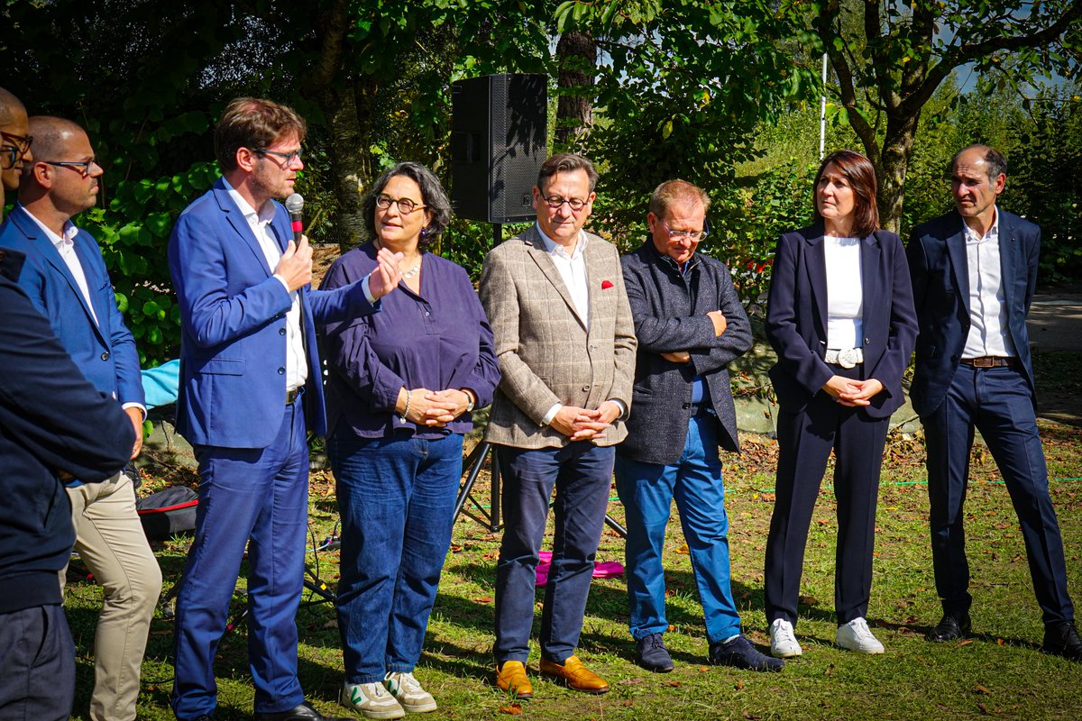 76socialiste's tweet photo. De l'Occitanie de @claire_fita à notre Normandie en passant par la Seine-Saint-Denis de @karim_bouamrane, le CAMPUS @76socialiste a fièrement rapproché les territoires !

Soleil, détermination, joie et bonne humeur étaient au rendez-vous de nos militants, sympathisants et élus🌹 https://t.co/m9iwY4DuPv