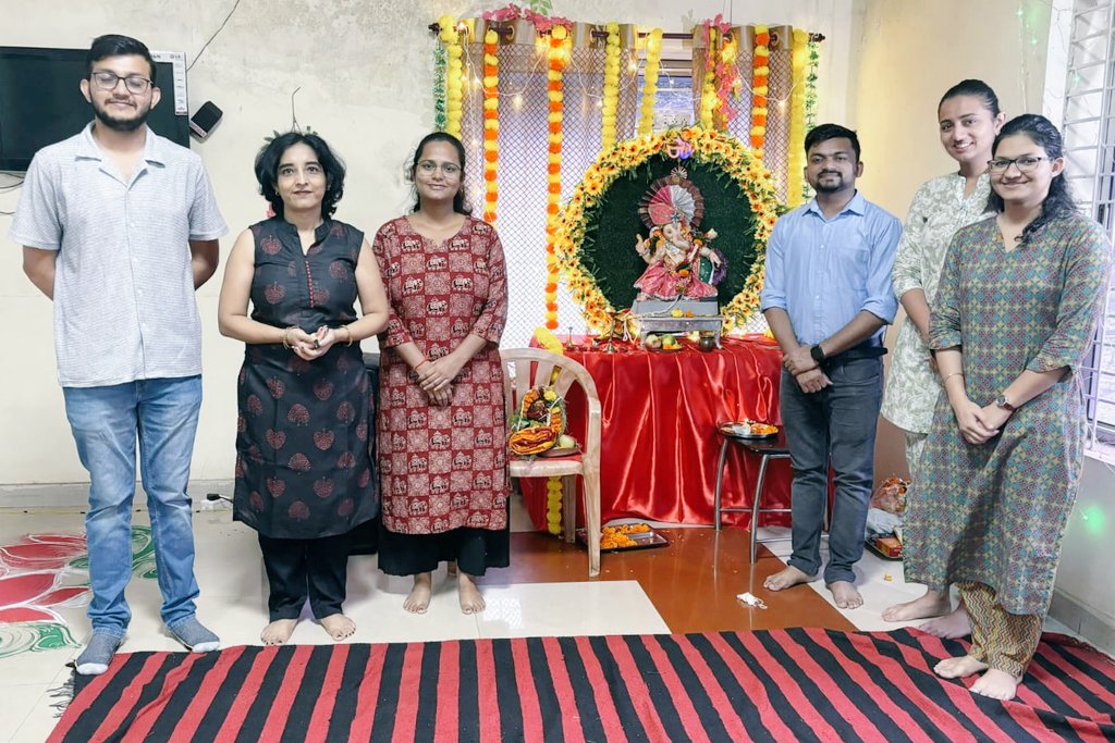 drmalachoudhary's tweet photo. Vakratunda Mahakaya,
Suryakoti Samaprabha !
Nirvighnam Kuru Me Deva,
 Sarva Kaaryeshu Sarvada !!

Jawaharlal Nehru Hospital and Research Centre, Sector 9, Bhilai, Ganpati Trending ! https://t.co/DykHweTCxn