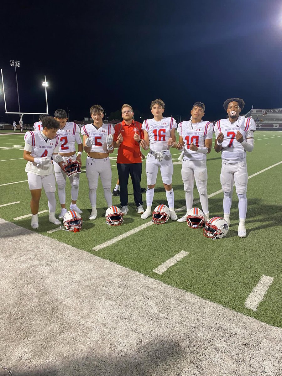 Bryangivesu6's tweet photo. Another great game against Bridgeport and another victory 27-14 couple of great catches 3 receptions for 75 yards #castleberry #football #routerunner #GodIsGood #SHOWTIME https://t.co/qDDSCIuTrf