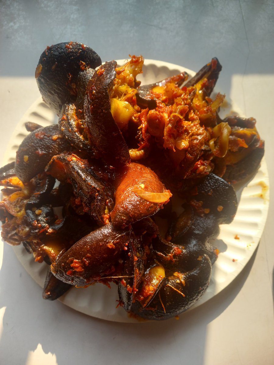 KafilatYusuff's tweet photo. Peppered jumbo snail. Call or dm us on 08033065607 for your orders or your occasion.  We are ready to serve you well https://t.co/1mdSHIsoU2