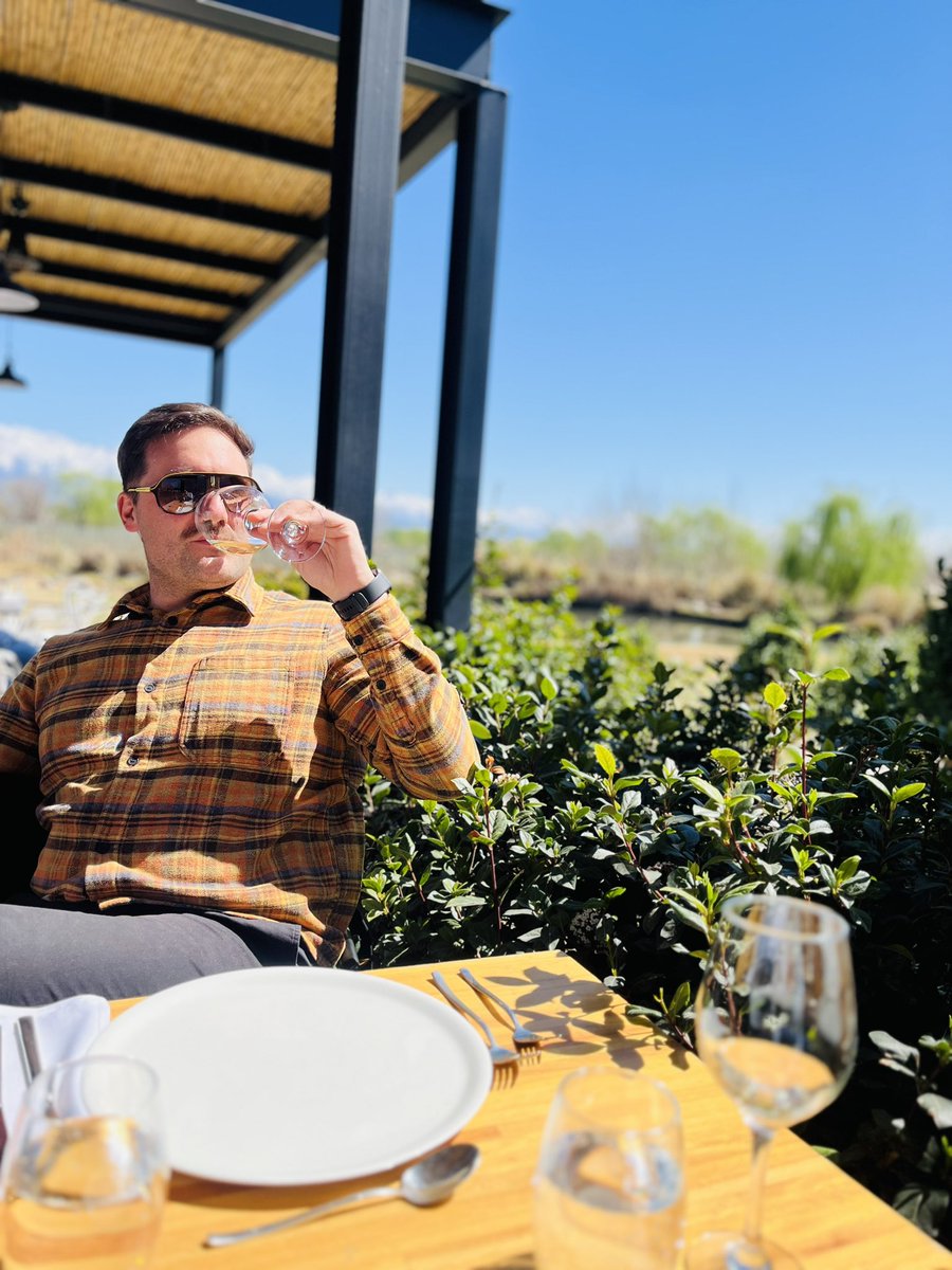 Sol, montaña, vino y una pausa