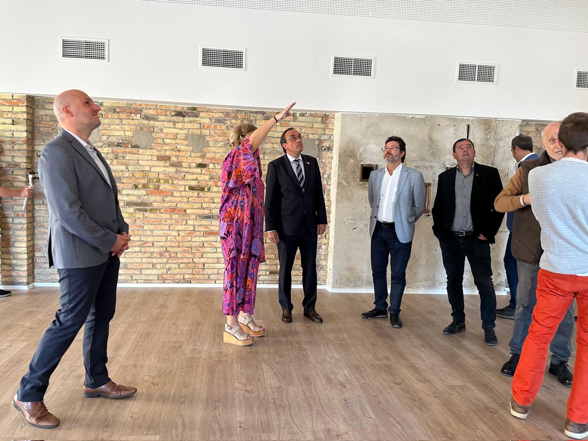 IsidreGavin's tweet photo. Preciós acte d'inauguració de la 1a fase de la "Humanitària" de #termens , recuperació d'un edifici emblemàtic de fa 100 anys. Iniciativa d'una mutualitat pensada per ajudar la gent. I ara també. Felicitats @conceptermens gràcies MH President @joseprull per acompanyar-nos https://t.co/N3F7IH5jTn