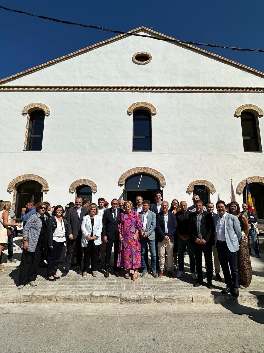 IsidreGavin's tweet photo. Preciós acte d'inauguració de la 1a fase de la "Humanitària" de #termens , recuperació d'un edifici emblemàtic de fa 100 anys. Iniciativa d'una mutualitat pensada per ajudar la gent. I ara també. Felicitats @conceptermens gràcies MH President @joseprull per acompanyar-nos https://t.co/N3F7IH5jTn