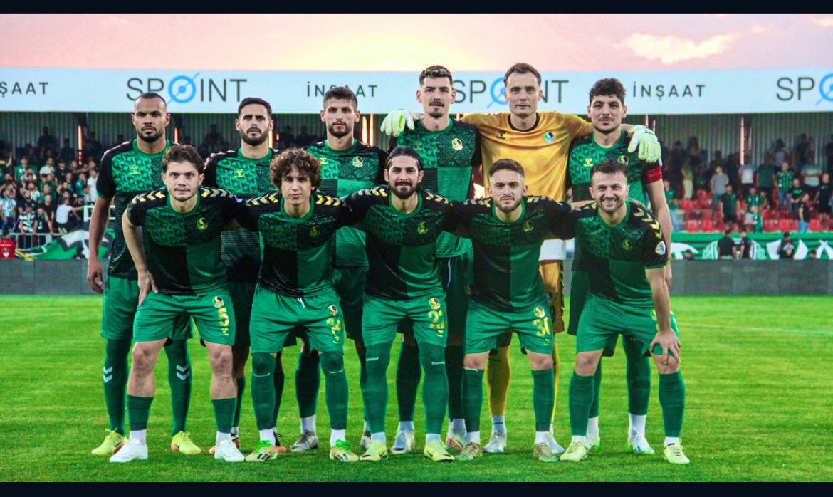 Sakaryaspor
❌Yönetim yok!
❌Başkan yok!
❌Para yok!
❌Stad yok!
❌Destek yok!
👉Ama sahaya yüreğini koyan karakterli oyuncular ile 3 puan var!