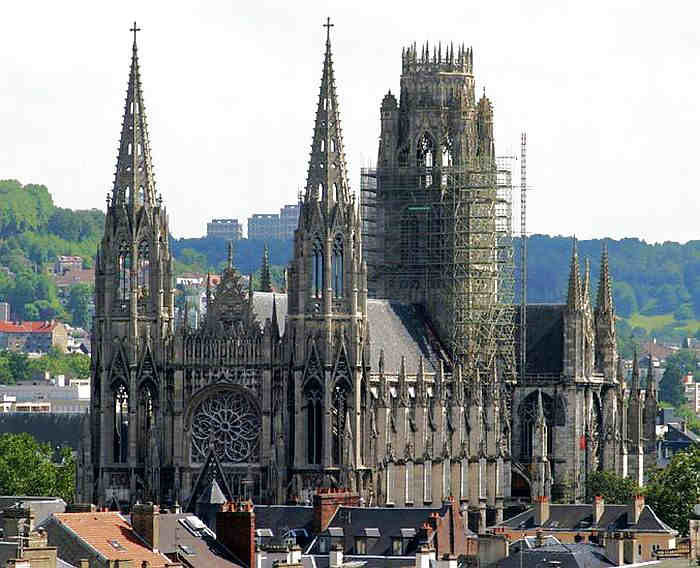 ThereseBaillard's tweet photo. Au début du VIe s. fut fondé un #monastère qui reçut en 684 les reliques de Saint Ouen, évêque de Rouen. L'#abbatiale Saint-Ouen se dresse à #Rouen en #SeineMaritime, en #Normandie. Ses 80 verrières constituent la plus riche collection de vitraux du XIVe siècle de France. https://t.co/8GitUW1VE2