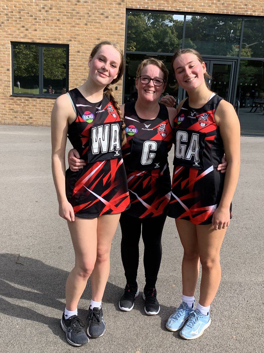 julielynn261's tweet photo. Fab day of netball THANK YOU Ravens ❤️🖤 (&amp; I got to play for first time ever with the girls 💕) https://t.co/FAWAmJ7Cyz