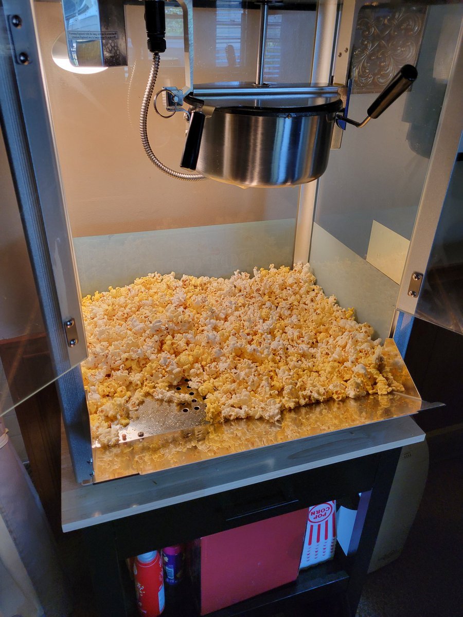 k_fellyfell's tweet photo. Here at Orville Fellenbacher, we hand craft each bag of our gourmet popcorn with care and love #farmtotable https://t.co/zjpHZMhPjn