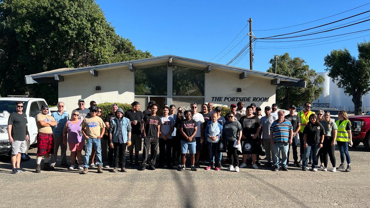 CaltransDist10's tweet photo. #CleanCA #CoastalCleanUp #CaltransD10 partnering today with the #PortofStockton, #CafeCoop, #EJC4W, the Sierra Club and other groups to pick up litter at Boggs Tract in Stockton as part of Coastal Clean Up Month. Thanks to our Partners for all the hard work! https://t.co/bHgIhhuRHf
