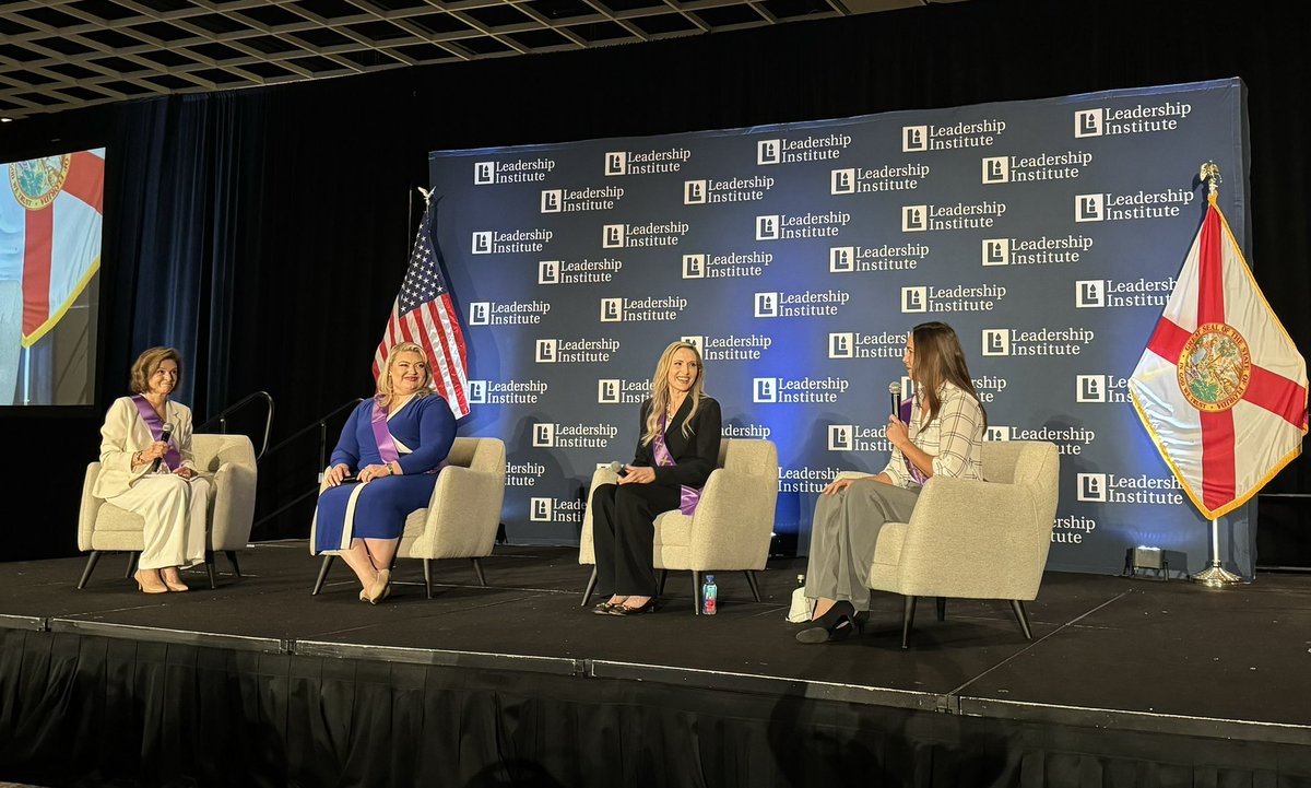 Laurel Lee tweet media