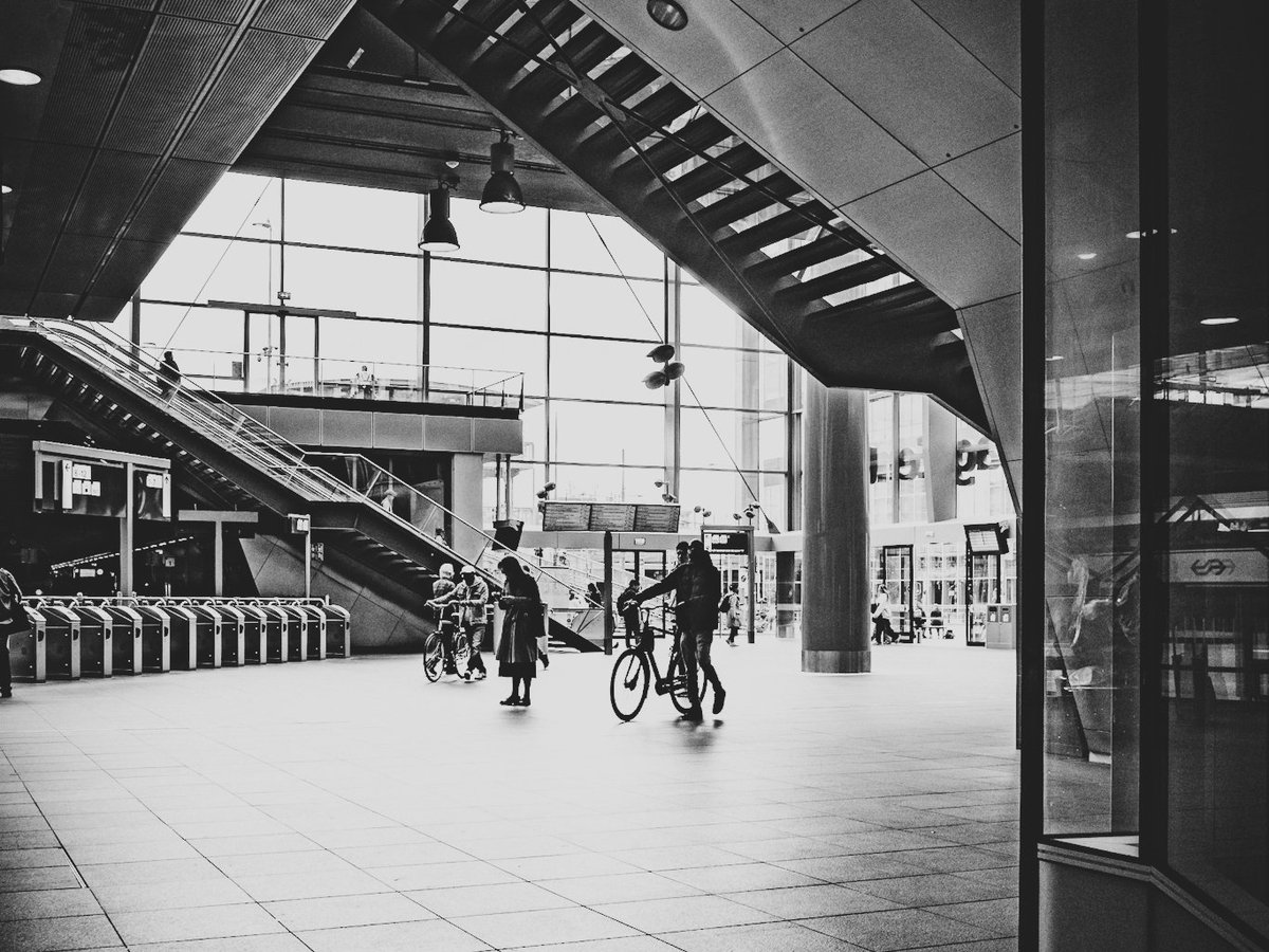 Charliee1972's tweet photo. Killing time....... #blackandwhite #streetphotography ##shoot_gr https://t.co/YLQAykQBU7
