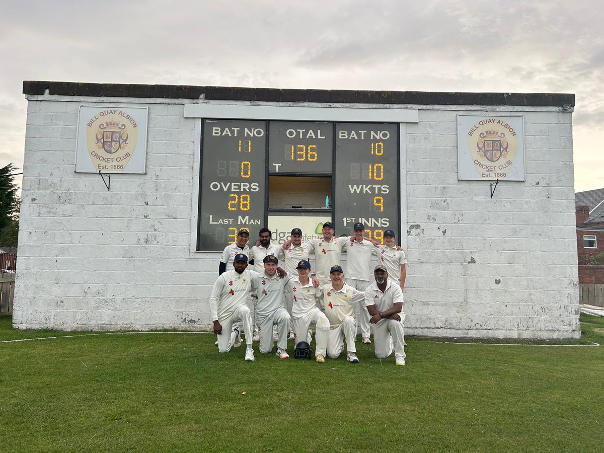 To cap an excellent day ⁦<a href="/durhamcitycc/">Durham City CC</a>⁩ this is the second team as division three champions. Great to captain and play with these people!