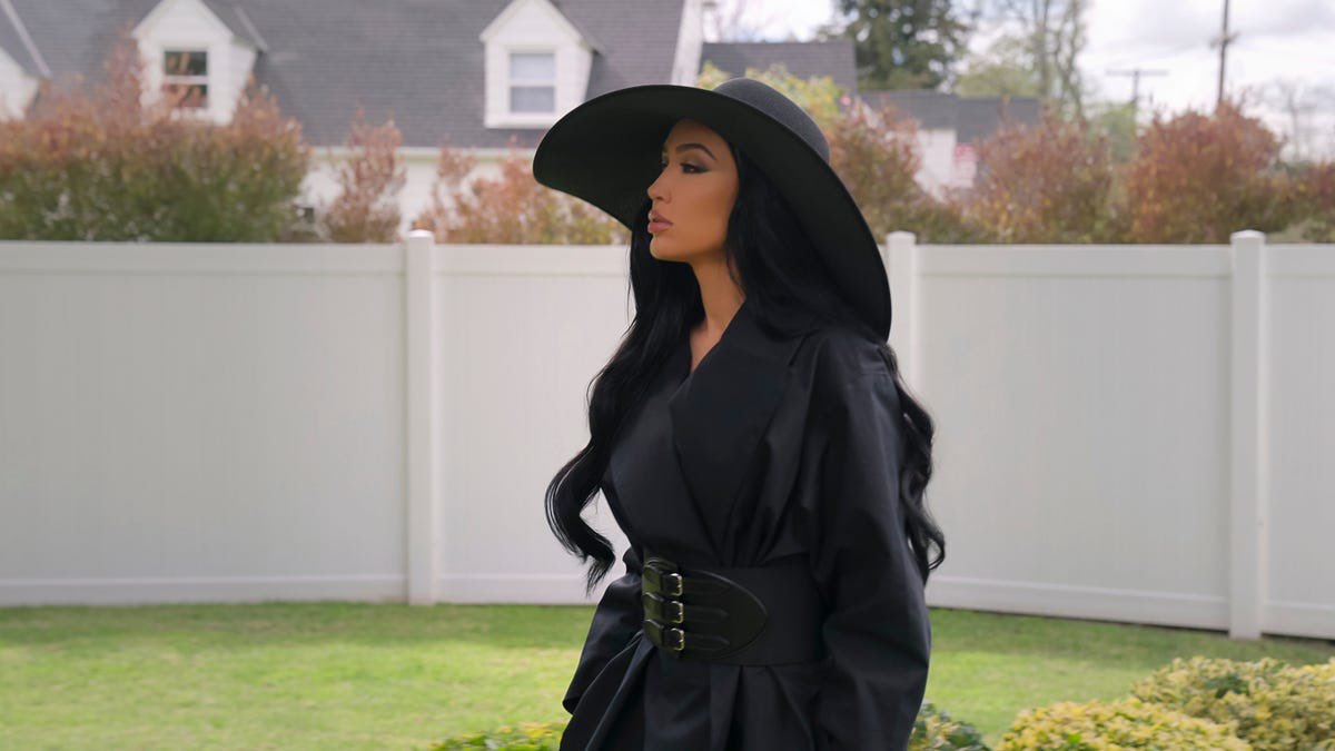 Im sorry the Selling Sunset dog funeral outfits are pure camp. And then they ate McDonald’s after. We may never reach these highs again in reality TV.