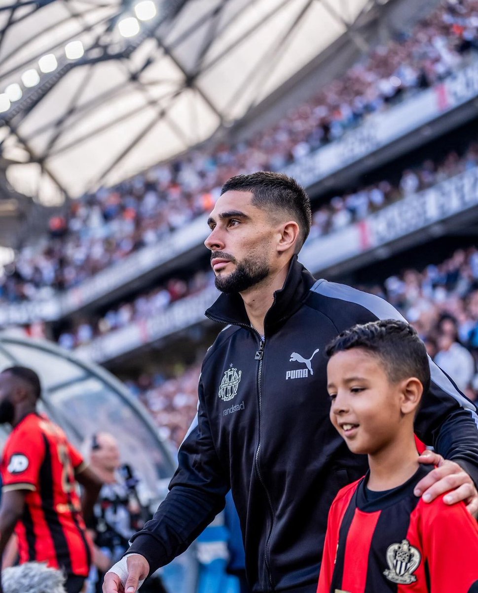 Neal Maupay (@nealmaupay_) on Twitter photo Merci à tous les supporters pour cet accueil incroyable pour ma première à <a href="/orangevelodrome/">Orange Vélodrome 🏡</a> avec le maillot de l'OM 🔥
Ravi de pouvoir vous offrir cette victoire pour l'anniversaire des MTP, des Ultras et pour les 125 ans de <a href="/OM_Officiel/">Olympique de Marseille</a> 🩵🤍 Merci à tous les supporters pour cet accueil incroyable pour ma première à <a href="/orangevelodrome/">Orange Vélodrome 🏡</a> avec le maillot de l'OM 🔥
Ravi de pouvoir vous offrir cette victoire pour l'anniversaire des MTP, des Ultras et pour les 125 ans de <a href="/OM_Officiel/">Olympique de Marseille</a> 🩵🤍