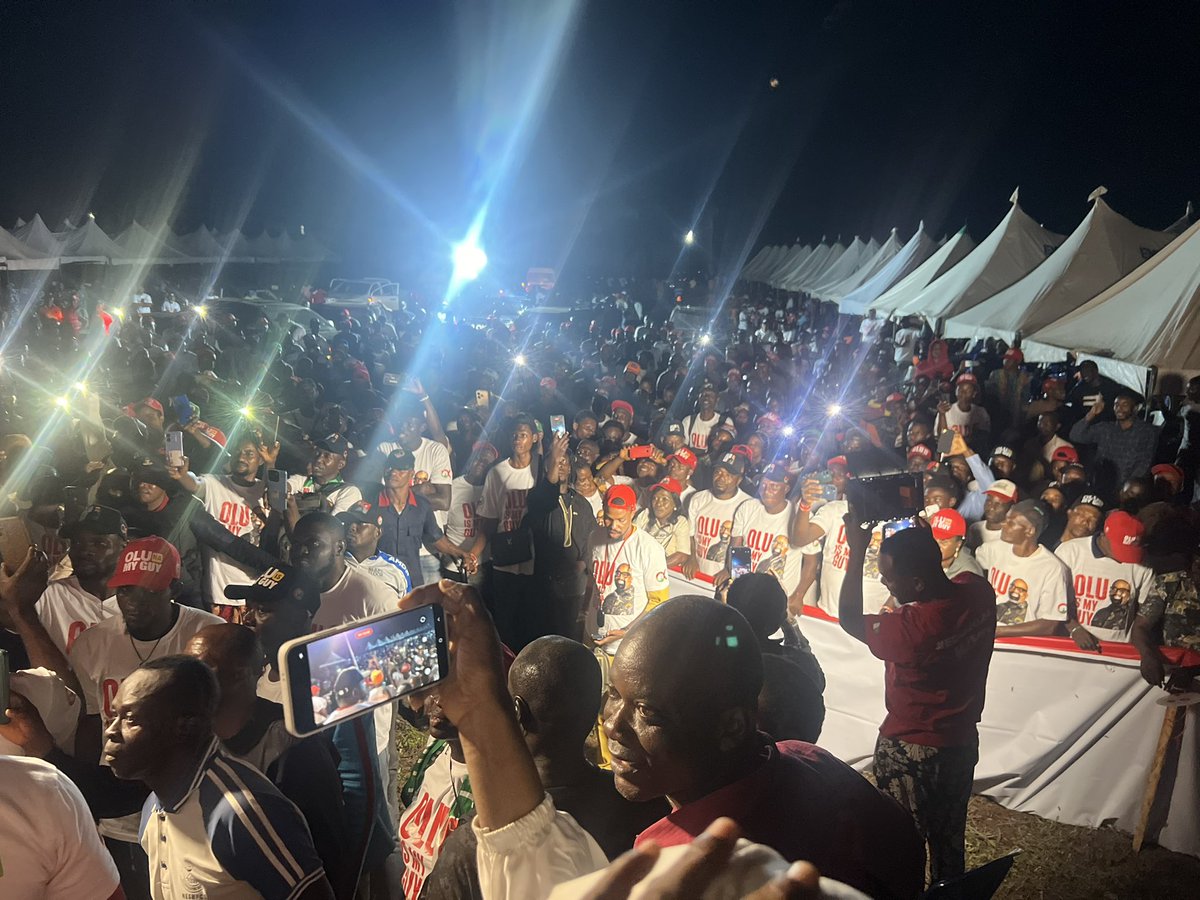 TheSerahIbrahim's tweet photo. 7pm in Edo Central and it’s absolute love
This love is insane 🔥🔥🔥
You can’t find this anywhere else
Peter Obi is loved 
Akpata is loved 
Edo is Labour
I LOVE IT HERE
You can’t buy this love https://t.co/UAiakpQknP