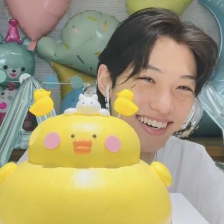 felixaschicks's tweet photo. happy felix day 🎈 

ULTIMATE CENTER LEE FELIX
#GlobalIconLeeFelix
#우리_행복은_언제나_용복이야
#HappyFelixDay https://t.co/BRwiyyj1pl