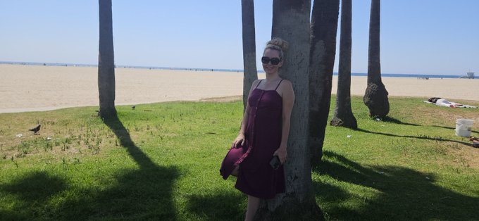 1 pic. Take me to the beach? #neverendingsummer https://t.co/FMmH7jvssC