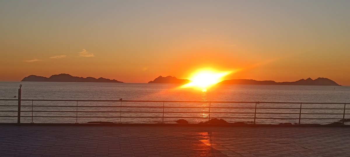 Nacho__Campos's tweet photo. Solo en Vigo!!! https://t.co/F4lr60hgv4