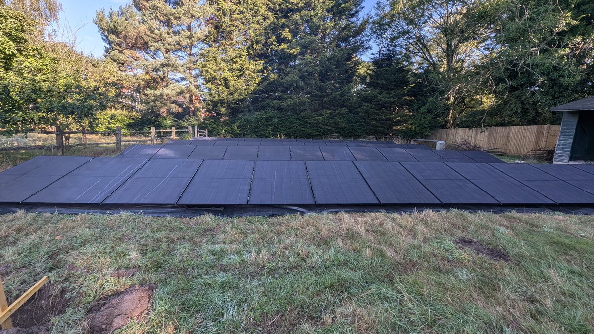 _RevolutionHtg_'s tweet photo. You've got to love it when the customer fully commits to their renewables journey! https://t.co/b64PXAUH4F