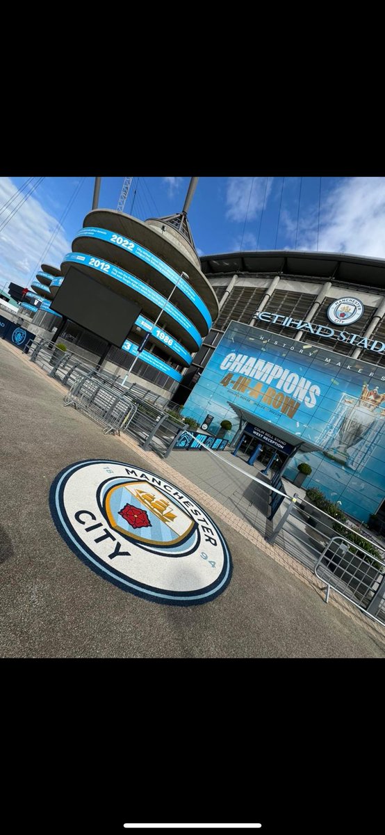 adsocarroll's tweet photo. One for the portfolio this 📈 new crest laid at the etihad 💫 https://t.co/4cLm0WQkFW