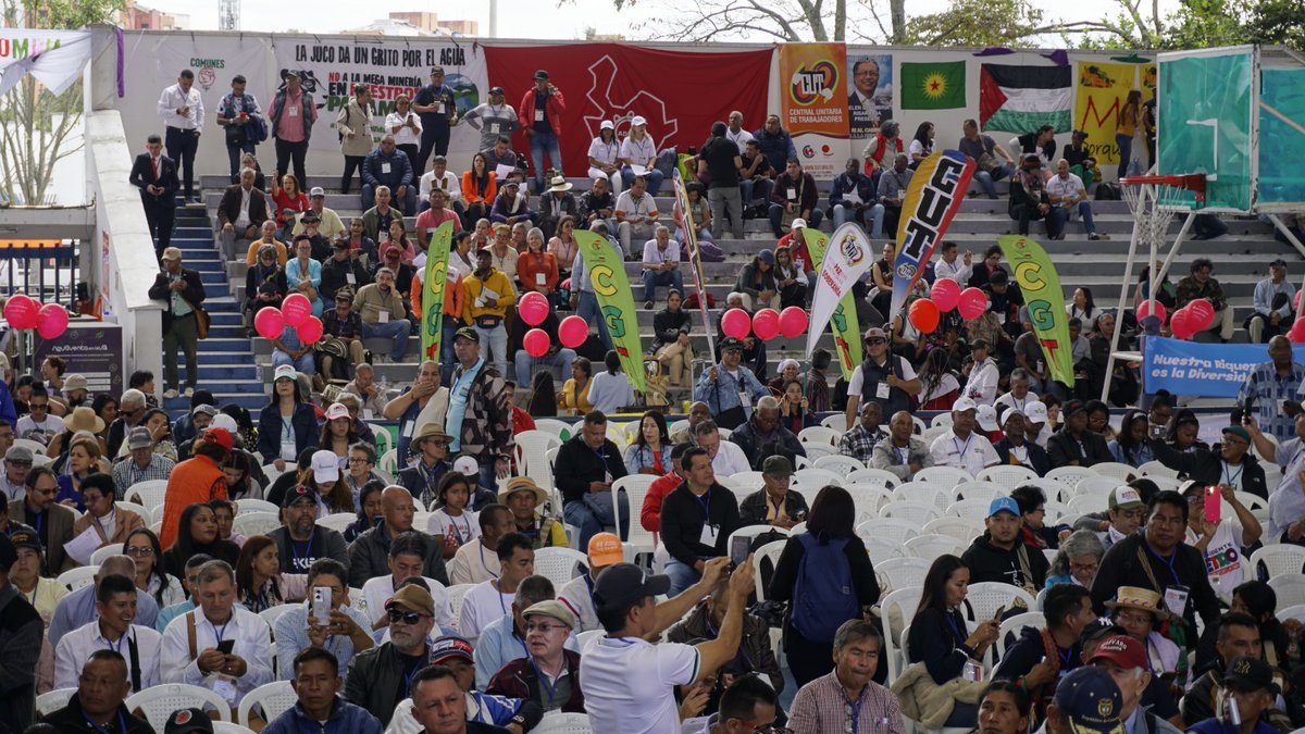 Hoy, estamos con la #AsambleaDelCambio en defensa de las reformas sociales, la paz y la unidad por la materialización de los derechos de los colombianos y colombianas.