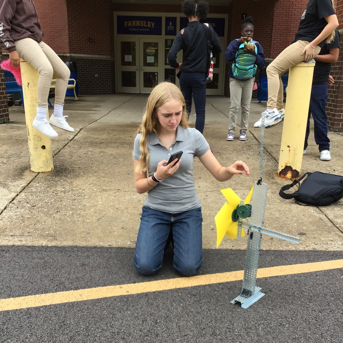 CollinsClass128's tweet photo. FMS Explore Engineering--from gear boxes to 3ft+ working windmills--our 1st Pathway to success piece. https://t.co/lDFwzWmu1d