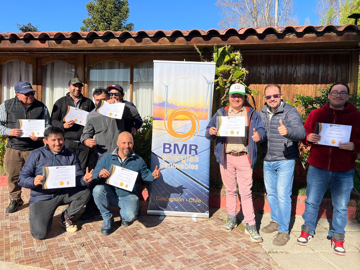 Colbunino's tweet photo. Curso de Gestion de riesgos realizado el viernes 13 de septiembre por el destacado consultor nacional de energías renovables, Sr Jesús Farías FARCORP impartido para grupo BMR renovables en Planta Solar Orilla de Maule #ernc #solar @ACERAAG @acesol @AcenorAG @ingenieria_ucsc https://t.co/Ab9CAcVEwS