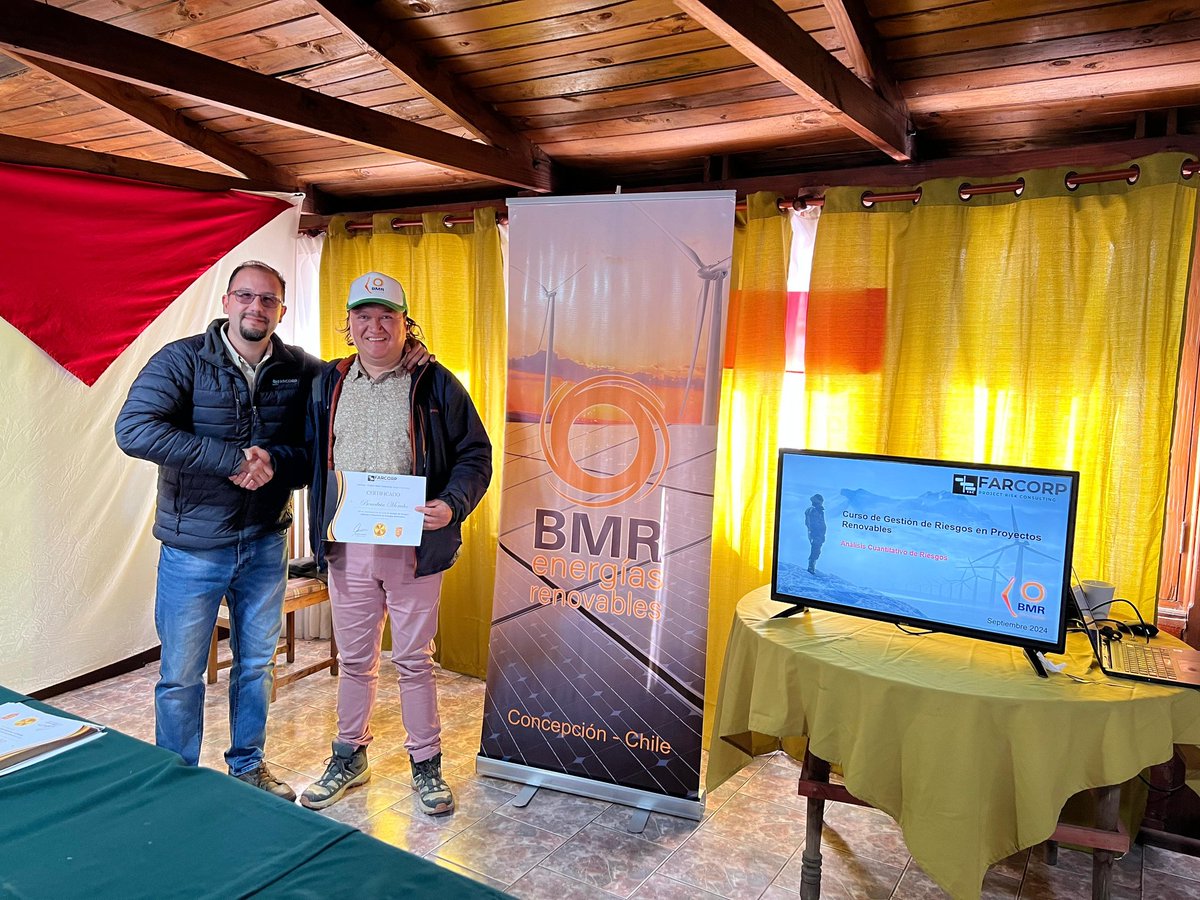 Colbunino's tweet photo. Curso de Gestion de riesgos realizado el viernes 13 de septiembre por el destacado consultor nacional de energías renovables, Sr Jesús Farías FARCORP impartido para grupo BMR renovables en Planta Solar Orilla de Maule #ernc #solar @ACERAAG @acesol @AcenorAG @ingenieria_ucsc https://t.co/Ab9CAcVEwS