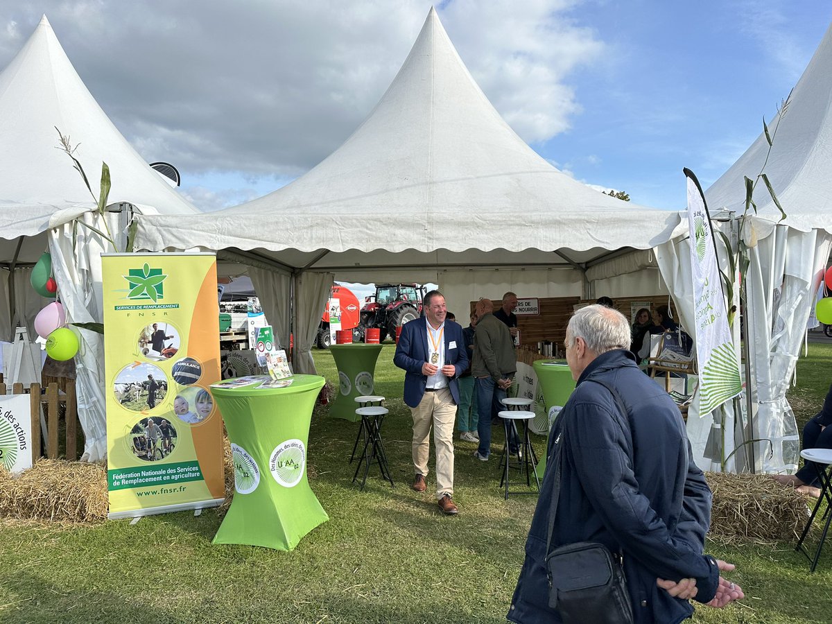 ecvass02's tweet photo. Foire aux Fromages de la Capelle
Fiers de produire du lait
Prairie temporaire /permanente
Fourrage
Jachère
#aocmaroilles
#sdpl
@FNPLait
@CrielNord https://t.co/G9SAdyFURk