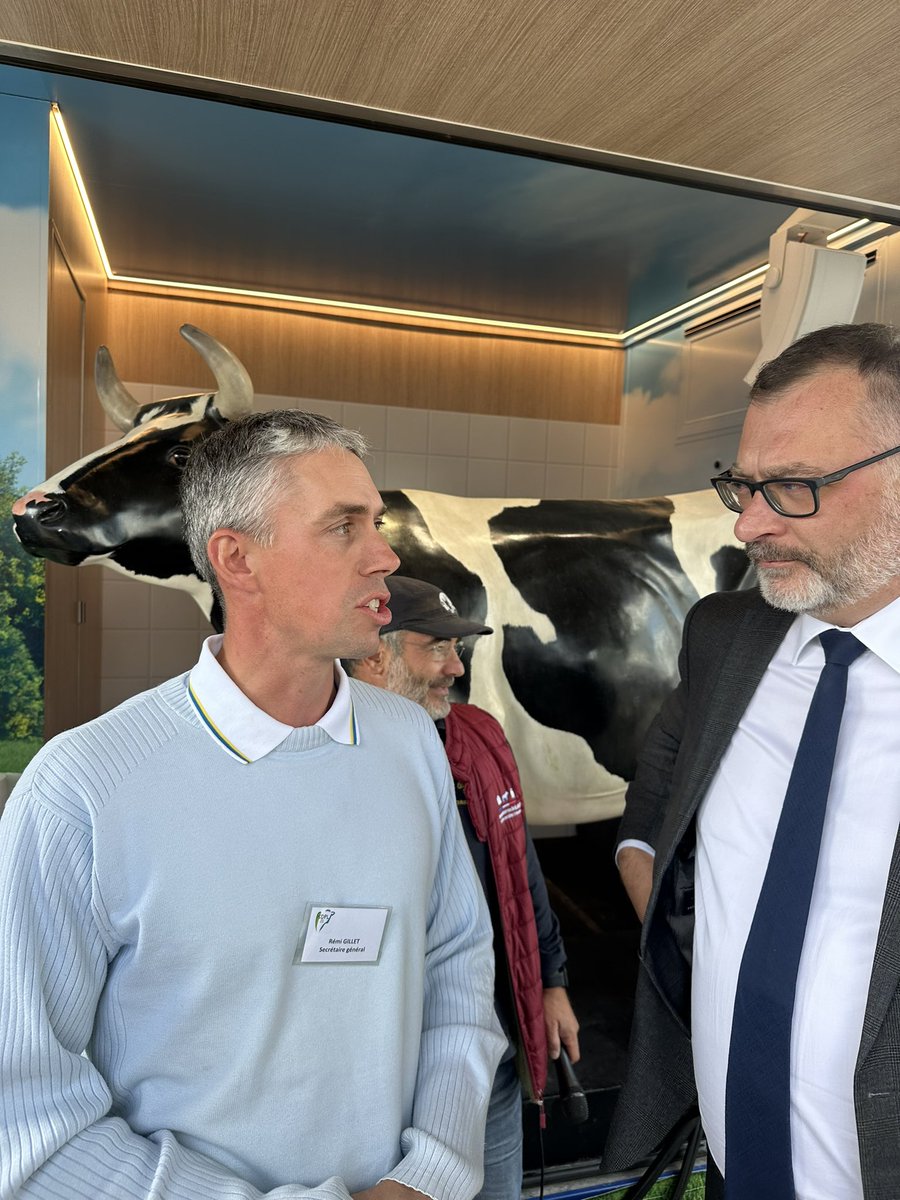 Foire aux Fromages de la Capelle
Fiers de produire du lait 
Prairie temporaire /permanente 
Fourrage 
Jachère 
#aocmaroilles 
#sdpl 
<a href="/FNPLait/">FNPL</a> 
<a href="/CrielNord/">Criel Nord Picardie Ardennes</a>