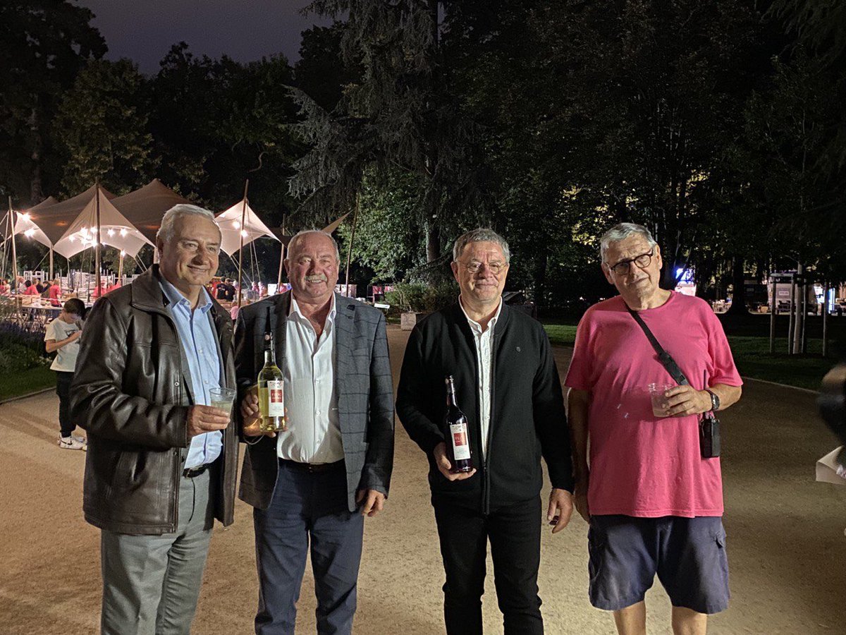 Le ⁦<a href="/FlocdeGascogne/">Floc de Gascogne</a>⁩ a l’honneur pour le cassoulet de ⁦<a href="/Toulouseatable/">Toulouse à Table!</a>⁩ #Bienmanger