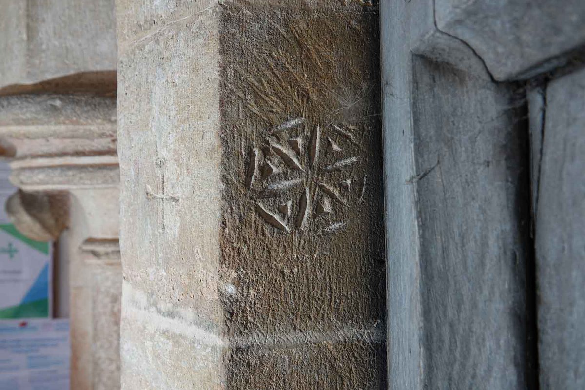 An unusual collection of 'the usual'. Crosses around the south doorway. Wetheringsett church, Suffolk.
medieval-graffiti.co.uk/page16.html