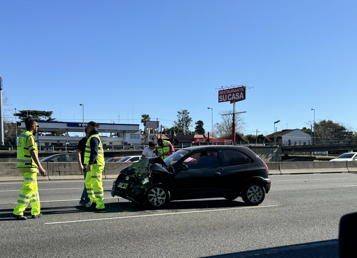 elosoarturo77's tweet photo. @lapanaweb  choque en Panamericana , mano al norte , altura Thames https://t.co/tlHtWCKO9J