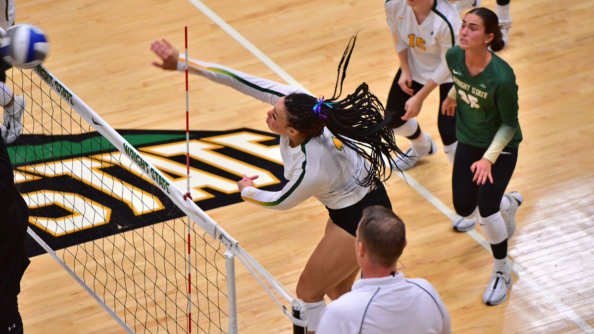 SET RAIDERS! We take set two 25-20 &amp; lead Miami 2-0!

Mya Ayro has a match-leading 11 kills through two sets, with 8 kills from Reilly Zegunis. Lauren Yacobucci with 28 assists. 
📺BIG+ ($) bit.ly/3Ttas4G
📊bit.ly/3Tx9tR8
#RaiderUP | #RaiderFamily