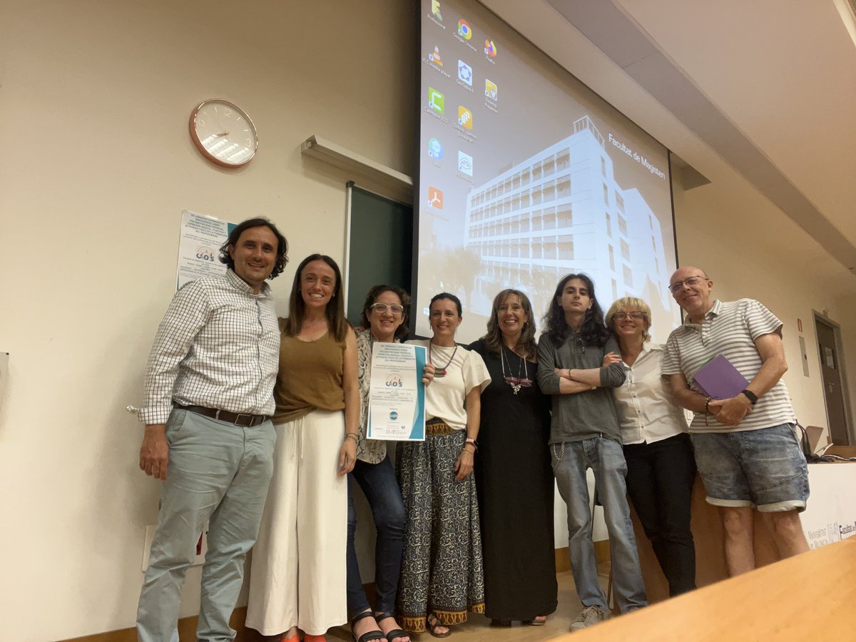 CosGrup's tweet image. El pasado jueves celebramos las VIII Jornadas de Innovación Educativa
Compartimos y encontramos sinergias entre proyectos de innovación para este curso! Gracias compañeras y compañeros😊 Acercando la Universidad a la Escuela #grupocos Gracias @sfpieuv @UV_EG #formacionprofesorado
