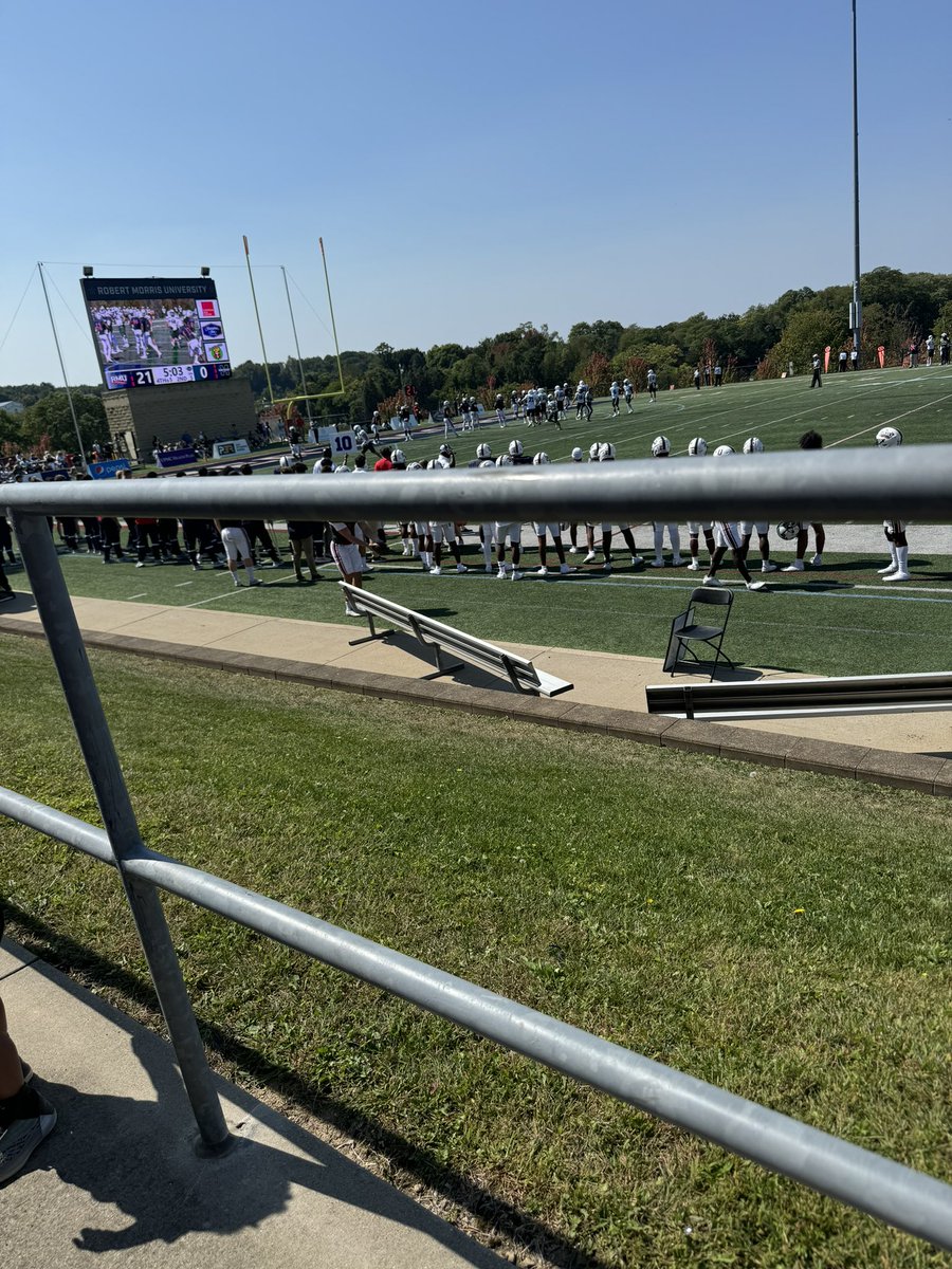johnweyand25's tweet photo. I had an amazing time at Robert Morris University today! Thank you @coachtyler34 for the game day visit
@RMU @OhioValleyPreps @Mark__Porter https://t.co/YZHJyj1SZx