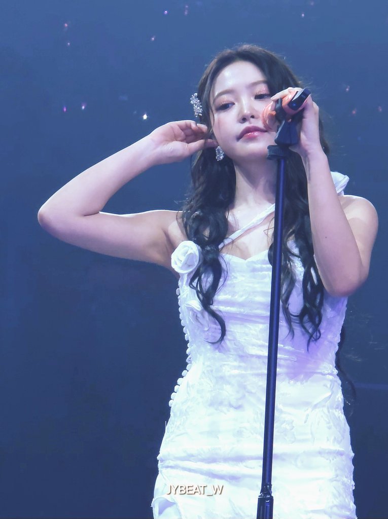JYBEAT_W's tweet photo. 240914 FANCON TOUR in MANILA
💜🤍💜
#YERI #예리 
#RedVelvet_FANCON_TOUR_in_MANILA https://t.co/mp0XR1aOLZ