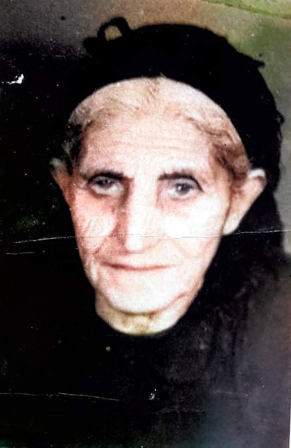 Mon arrière grand mère NEJMA née en 1880 à Beni Mellal et décédée à Casablanca en 1964, où elle vécue plus de 70 ans. Je l'adorais me parler des Rois du Maroc inclus feu S.M Hassan II. Elle restera ma première professeur d'histoire. Elle est enterrée au cimetière israélite casa