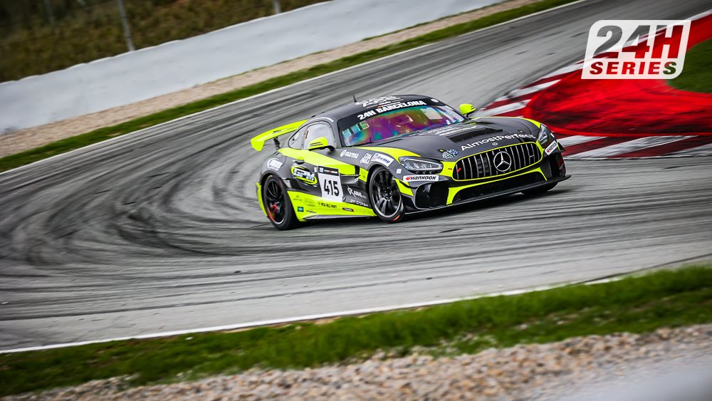 24HSERIES's tweet photo. #24HSERIES | And in GT4 after 9hrs
1 #LionspeedGP (424)
2 #ApexMPRacing (414)
3 #VentureEngineering (421)
4 #NMRacing (415)
5 @stracing_team (428)
TCE - @SorgRennsport (127)
Results (https://t.co/Gksq9AsOkS) and per class (https://t.co/uxa6dhkZ8F)
#24hBCN https://t.co/AYgSzFAxAO
