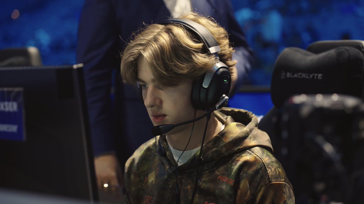 Spacestation's tweet photo. GOING OUT WITH A FIGHT AT TOP 8

thank you everyone who yelled for SSG! 
not many communities support their teams 
like ROCKET LEAGUE fans. you guys are top tier 

till next time!! ✌🏼 https://t.co/Rhy1N9S9E7