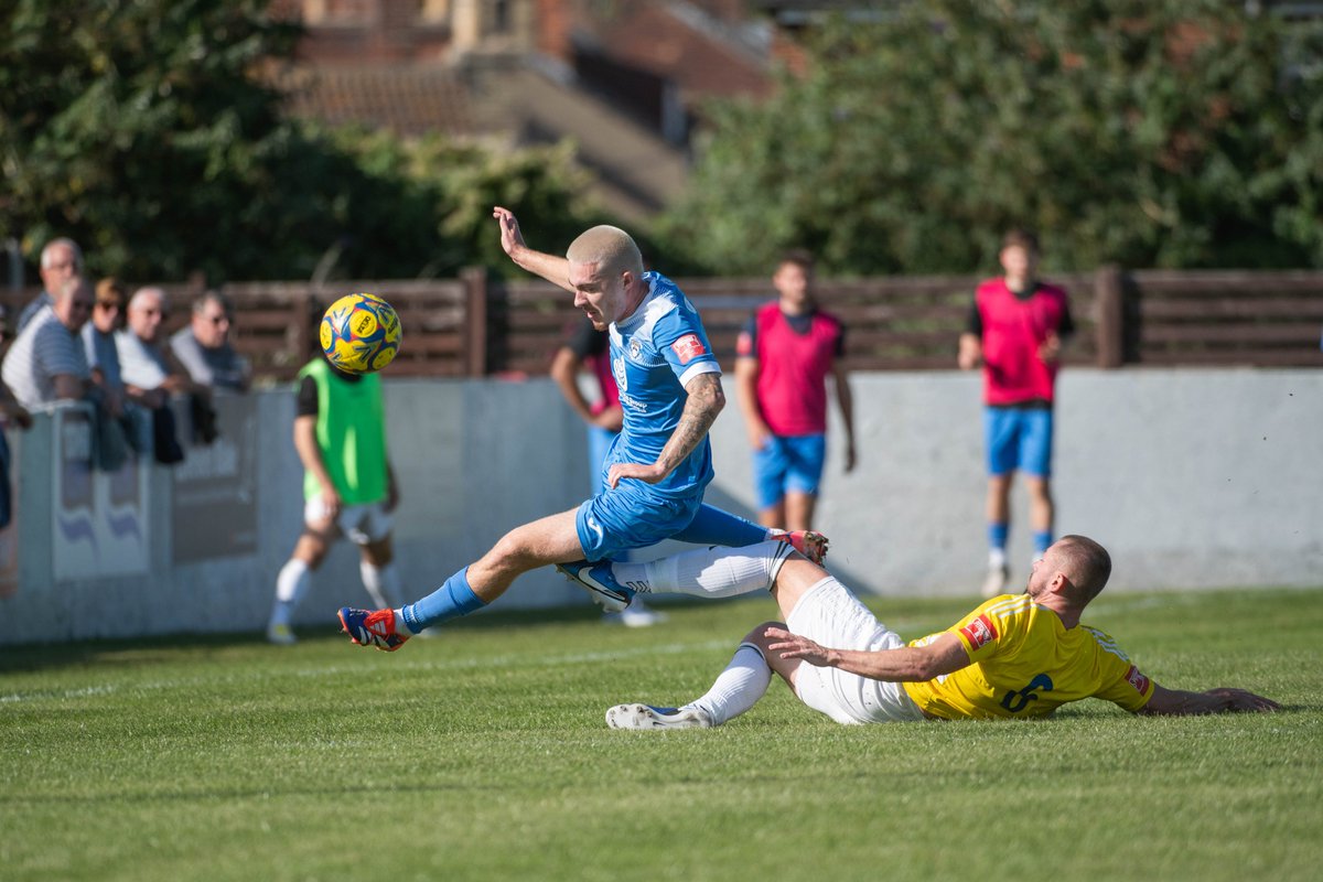 Photos from today's <a href="/EmiratesFACup/">Emirates FA Cup</a> fixture between <a href="/OFCLTRAWLERBOYS/">Lowestoft Town FC</a> &amp; <a href="/NewmarketTownFC/">Newmarket Town F.C</a> flickr.com/photos/1898071…
