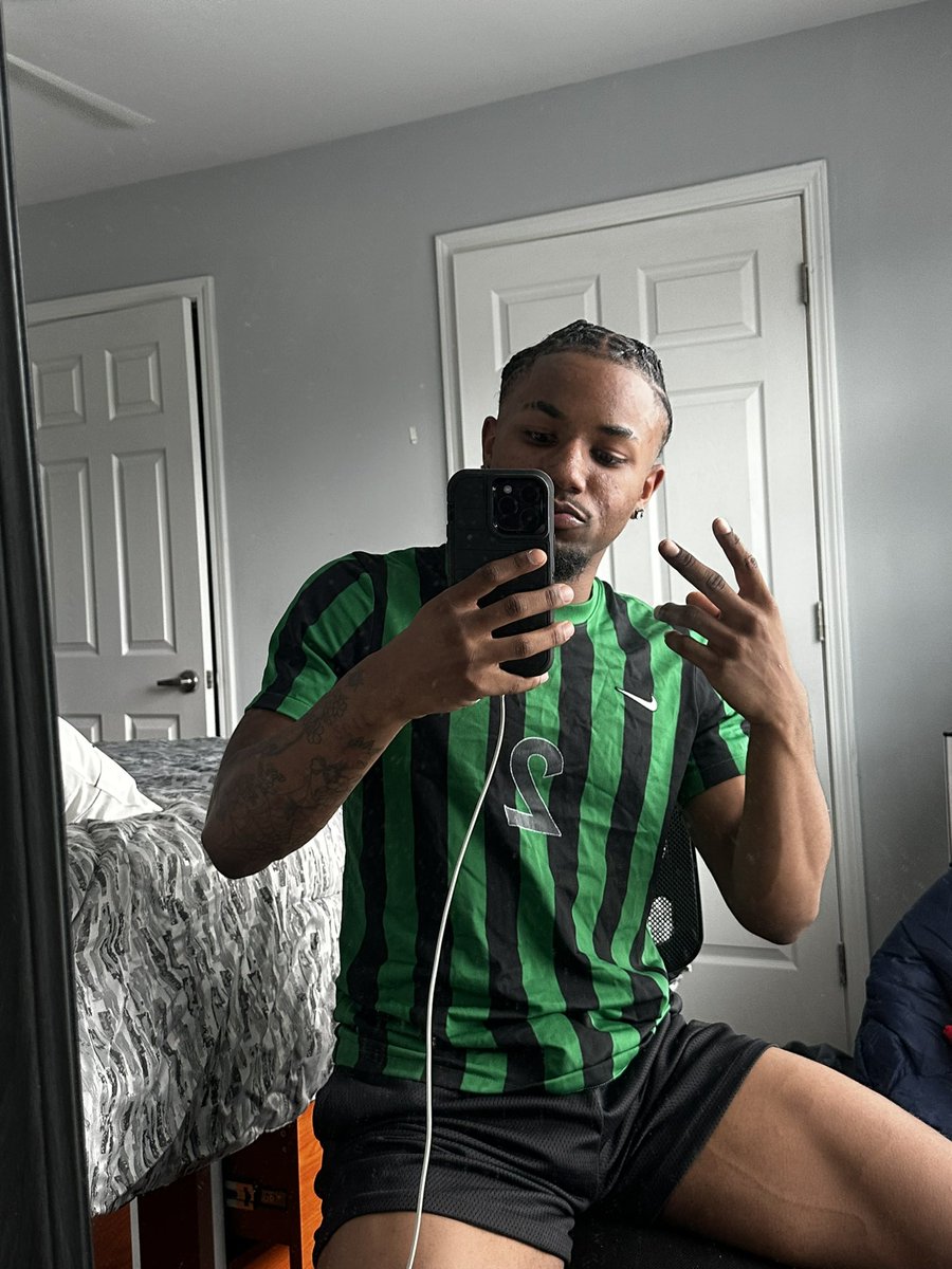 weluvkelvin's tweet image. let’s get soccer szn started ⚽️ #duece