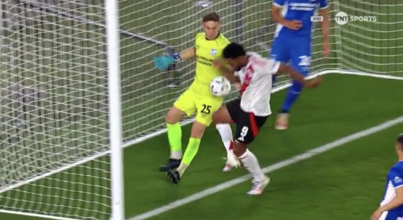 MANO Y NO GOL   /////    MANO Y GOL