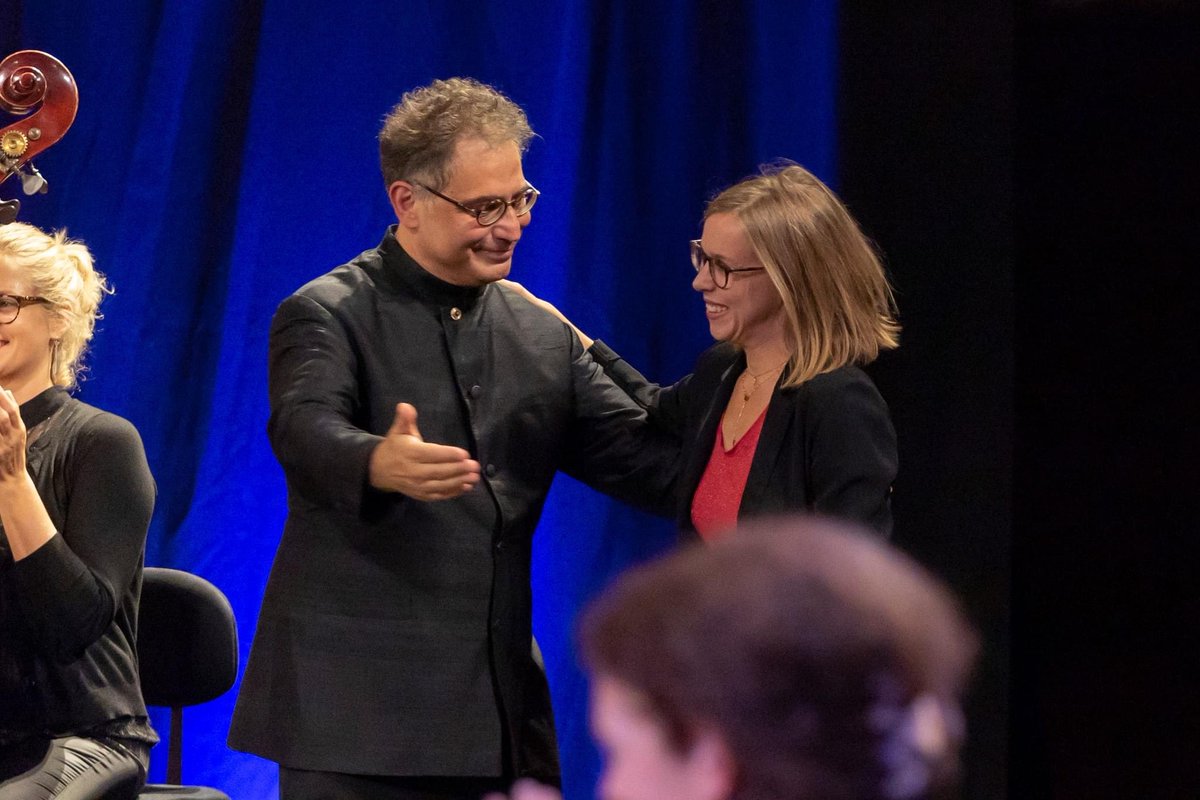 Merci à Jean-François Verdier, l’Orchestre Victor Hugo, <a href="/Sabine_Quindou/">Sabine Quindou</a> et le <a href="/FestBesancon/">Festival international de musique Besançon</a> pour cette belle création “D’un Monde nouveau” hier soir au concert d’ouverture de ce merveilleux festival ! Replay à venir bientôt 🎥✨😍 

📸 : Yves Petit

 @OrchVictorHugo