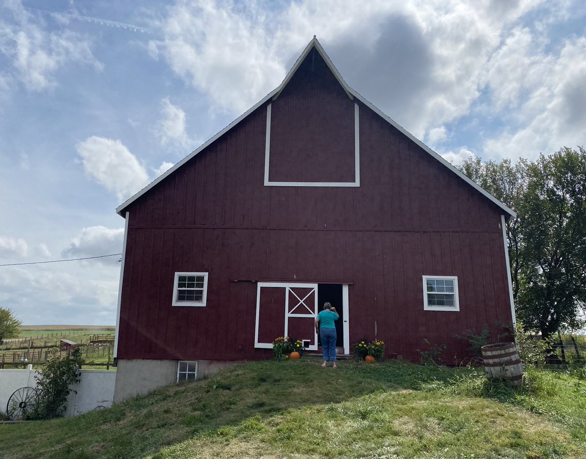douglasmilesCRG's tweet photo. Colo, Iowa
Highland cows at the Mulcahy Barn (constructed 1885). #Iowa  #BarnTour https://t.co/Vm3SLPi0Jz